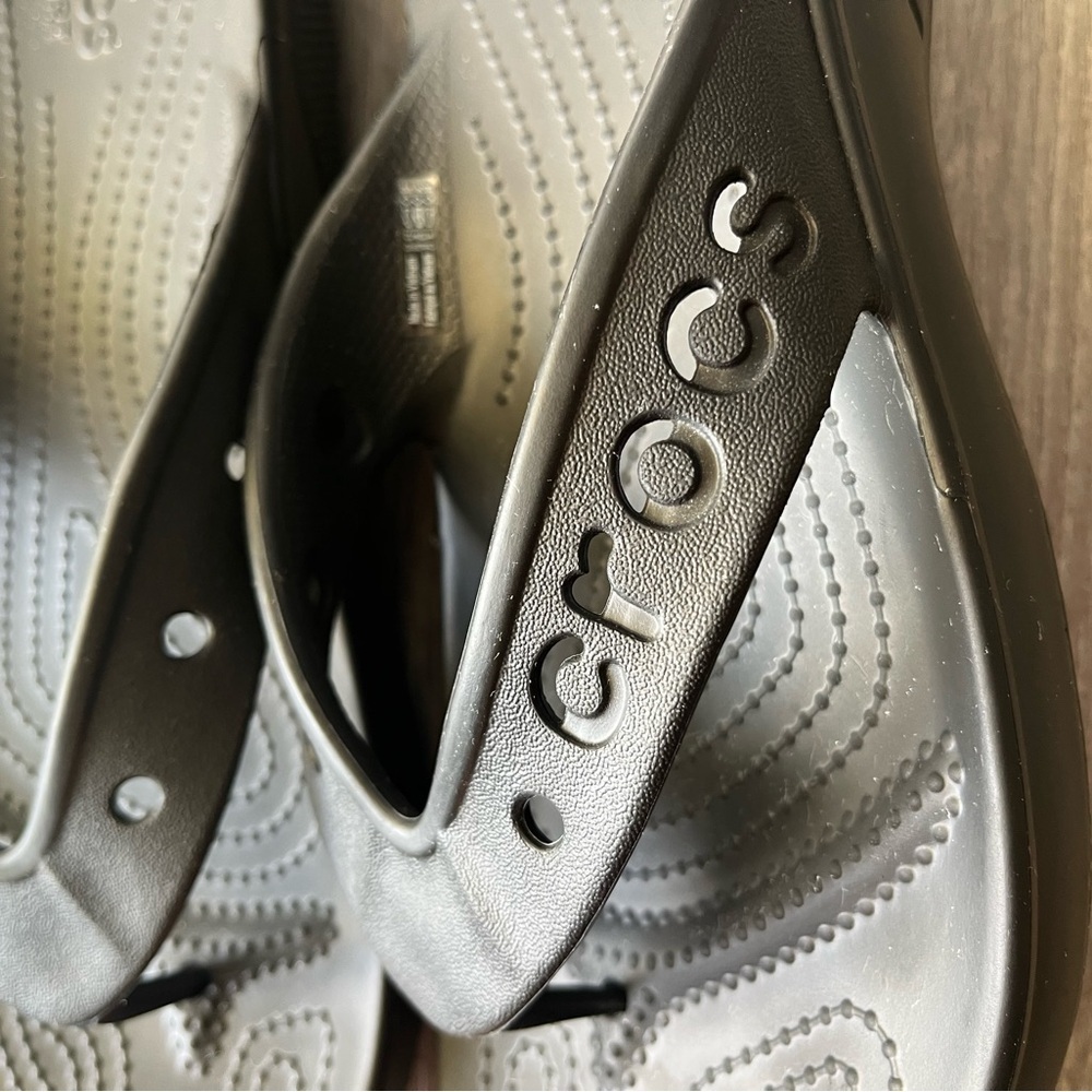 CROCS Black Baya Iconic Comfort Unisex Flip Flops Women’s size 12 - Picture 6 of 6